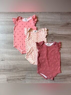 Wonderluxe baby girls bodysuits